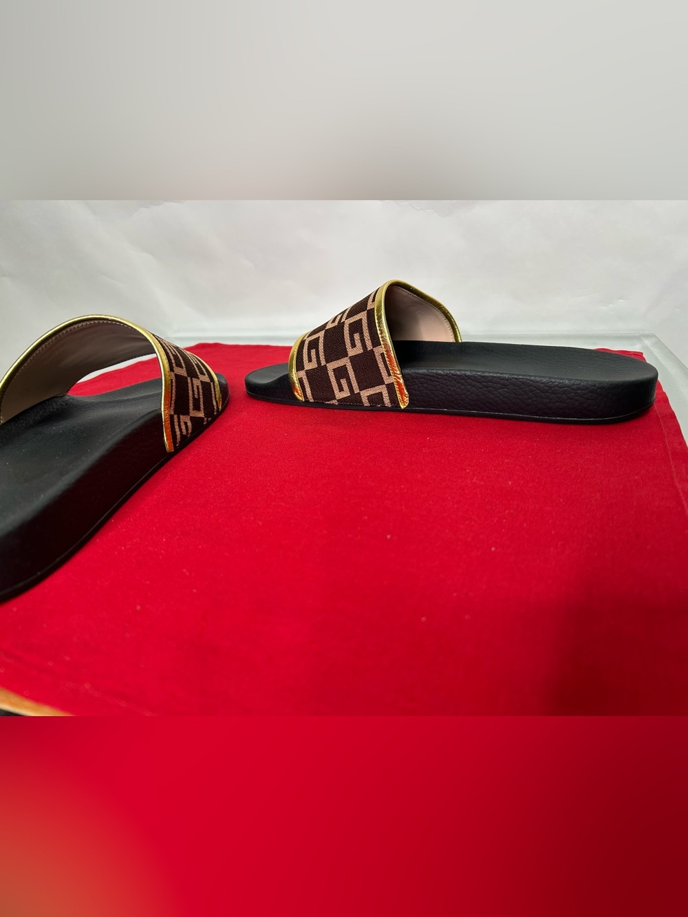 Gucci Sandals Pursuit 72 Knit Slide Brown Gold GG Monogram Slide Sandal Black - Picture 6 of 11